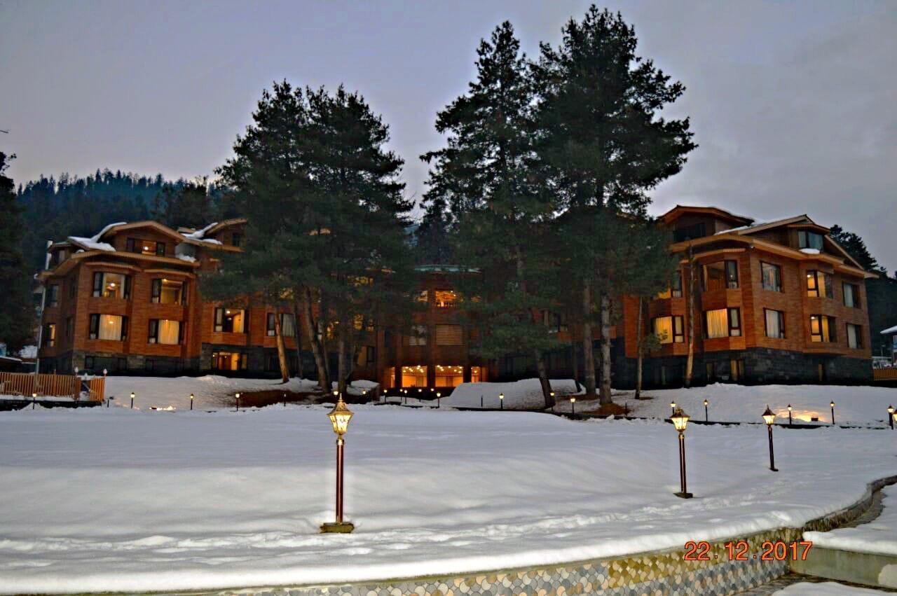 Royal Hillton Pahalgam Hotel Exterior photo