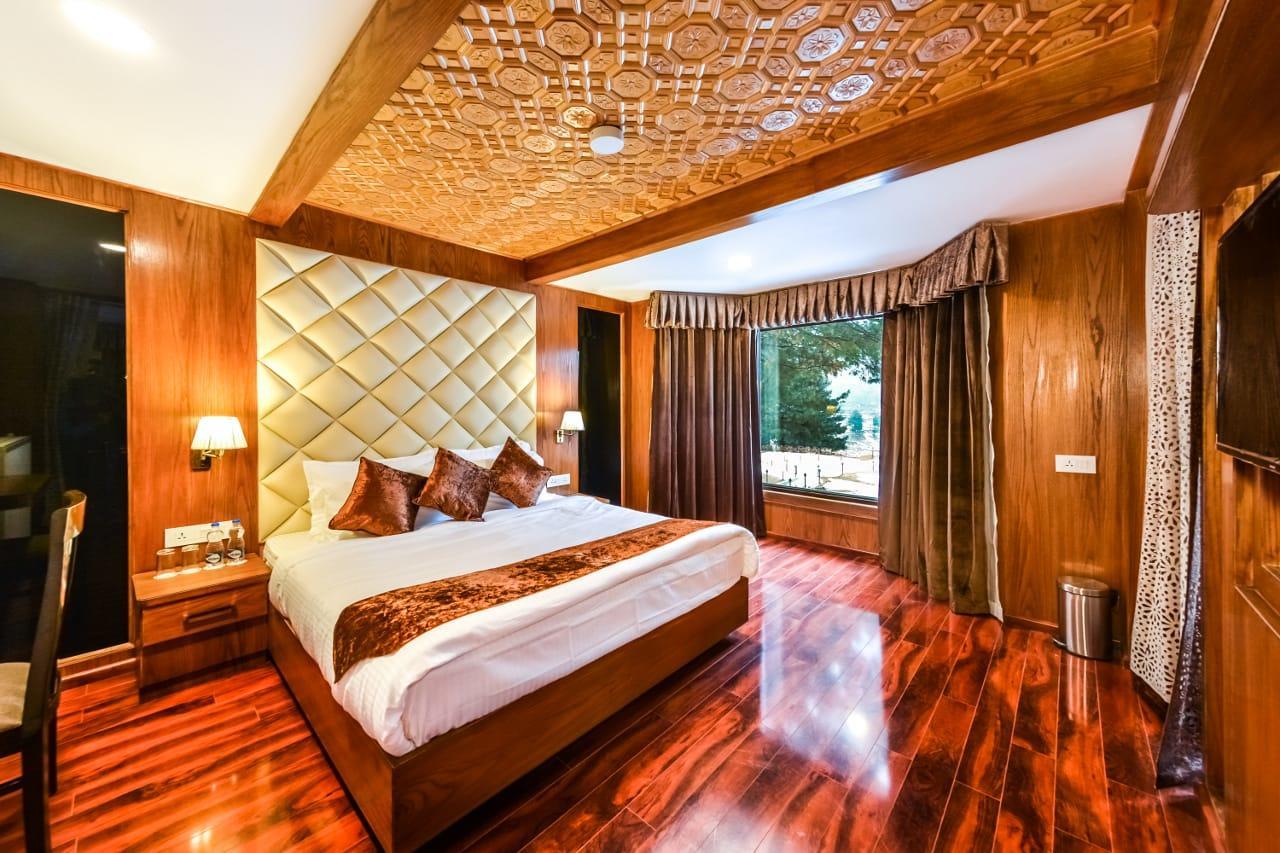 Royal Hillton Pahalgam Hotel Exterior photo