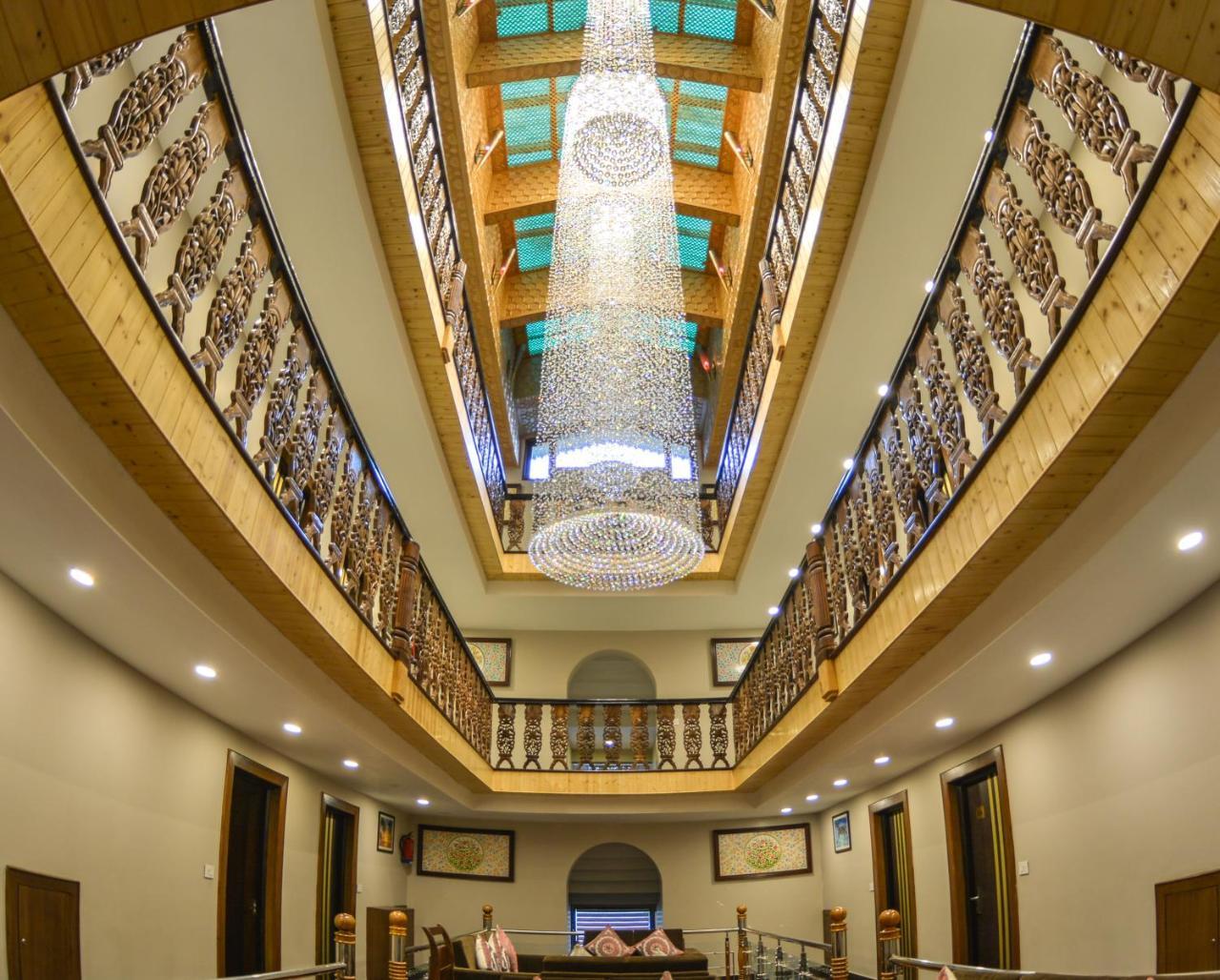 Royal Hillton Pahalgam Hotel Exterior photo