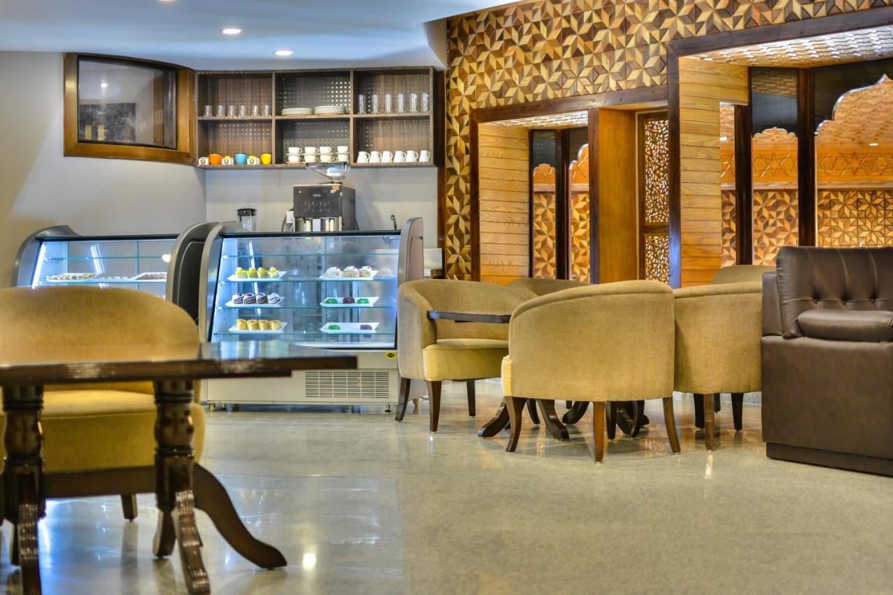 Royal Hillton Pahalgam Hotel Exterior photo